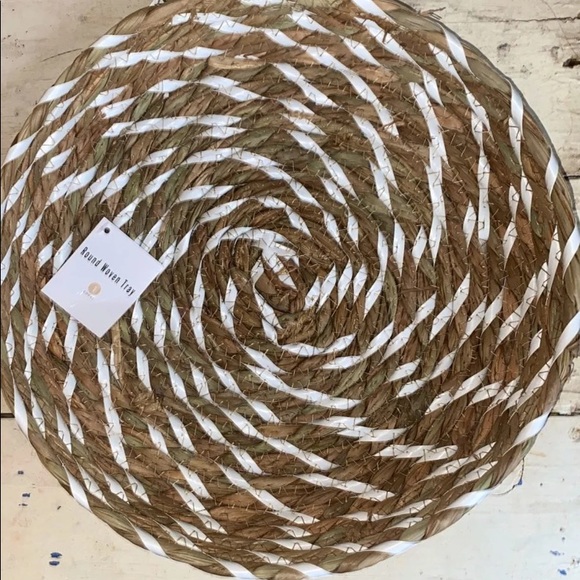 💥💥💥SOLD💥💥💥 NWT Target Bullseye Round Woven Tray - Picture 11 of 11